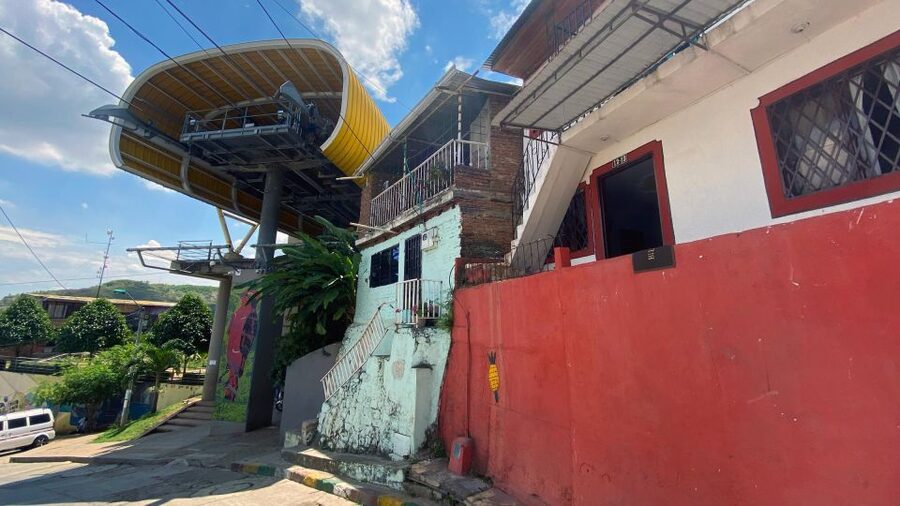 Cali: Walking Tour of the 11 Neighborhoods of Commune 20 - A local drink, not a full meal