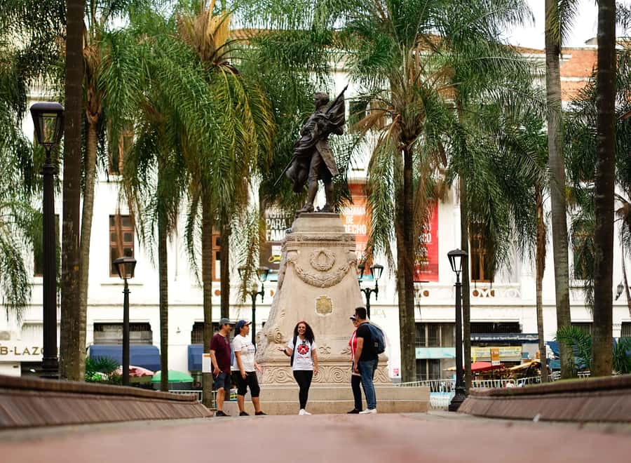 Cali: Walking tour of the historic center - Who will get the most from this walk