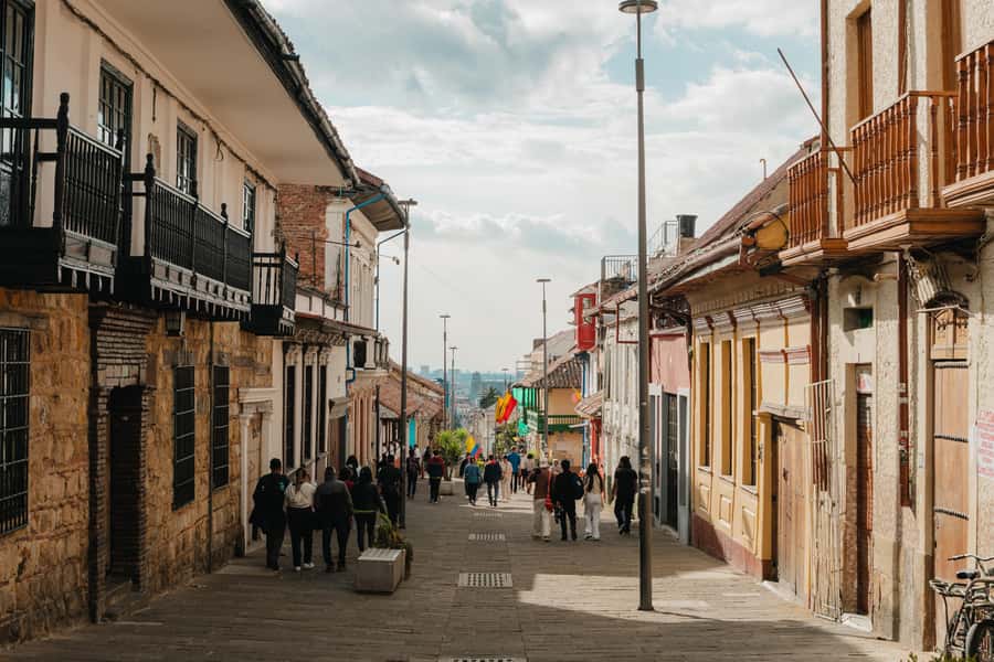 Candelaria Unveiled: Cool-tural Heritage Walking Tour - Bolívar Square and Colombia’s public life