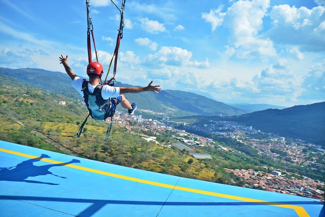 Canyoning Guane - The first steps: walking, jumping, and crossing