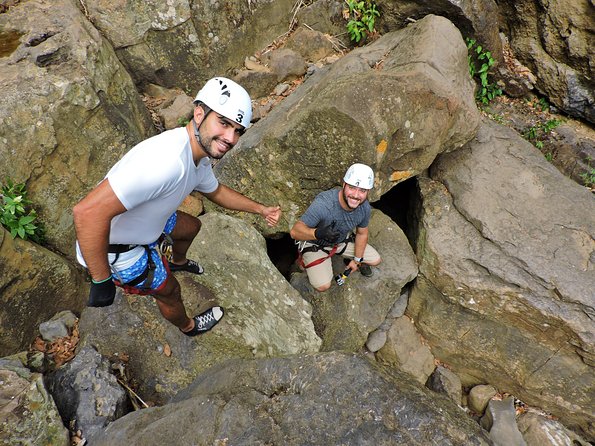 Canyoning Guane - Rappelling and canyoning through the middle section