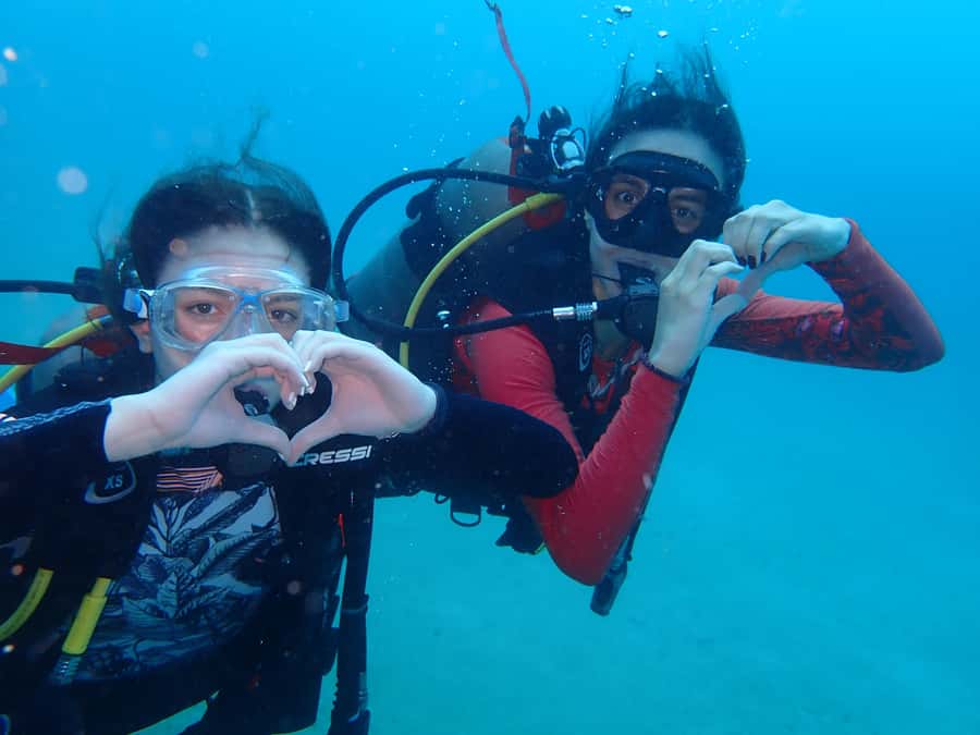 Cartagena: 2 Tanks Dive Plan For CERTIFIED DIVERS - Underwater photos and videos without extra camera work