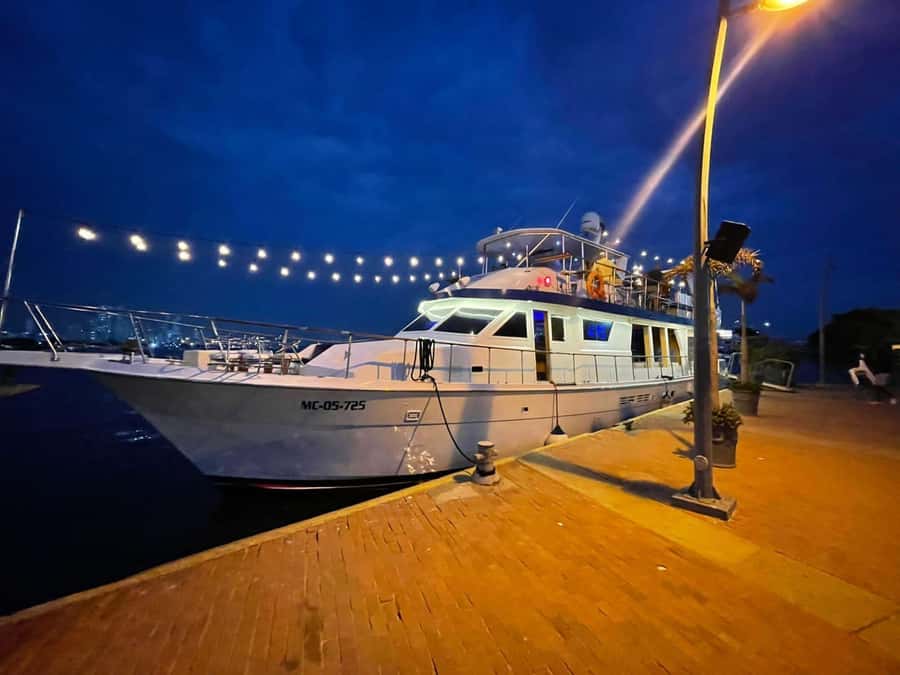 Cartagena: 4-course Culinary Experience aboard a catamaran - Leaving from Muelle de la Bodeguita Gate 4