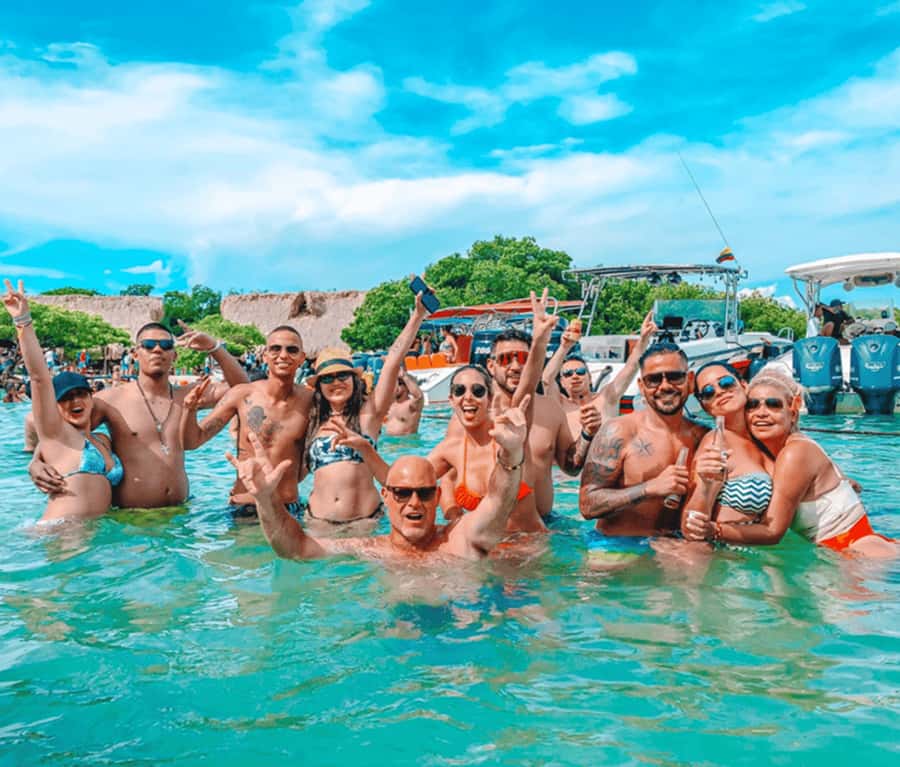 Cartagena: 4 Island Day Trip by Boat and Caribbean Lunch - Rosario Islands: a broad look at 27 islands