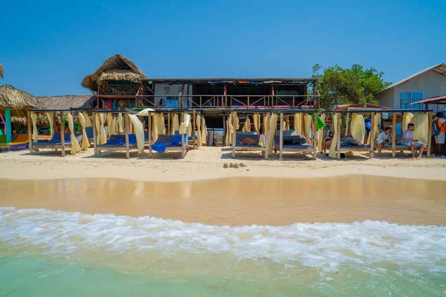 CARTAGENA: 4 islands by sport boat +oceanarium tickets - What this Rosario Islands day is really like