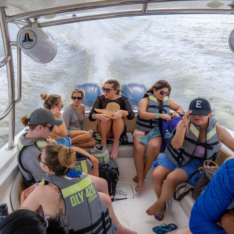 Cartagena: 5 Island Boat Tour with Night Bioluminescent Stop - Cholón, the lively middle stop