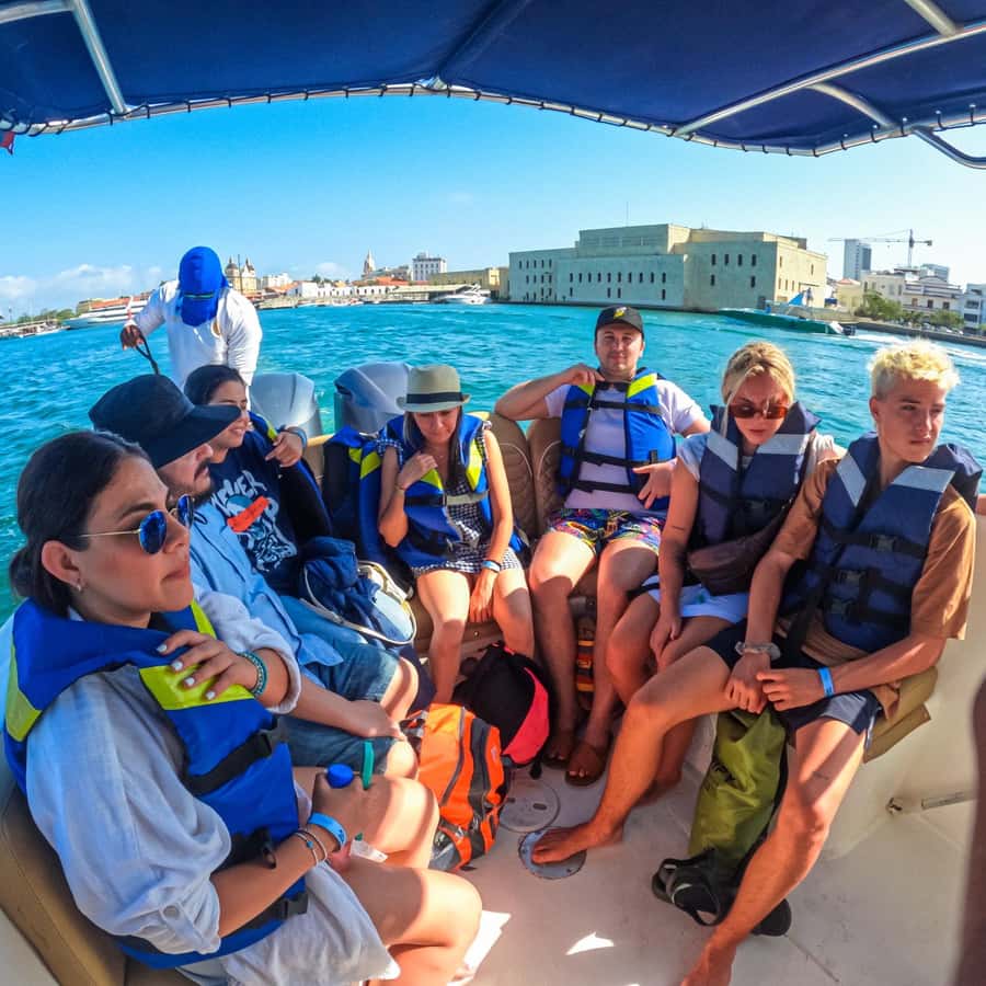 Cartagena: 5 Island Boat Tour with Night Bioluminescent Stop - The nighttime plankton experience