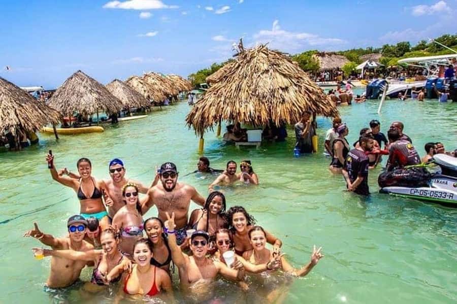 Cartagena: 5 Islands Premium Tour with Lunch and Snorkeling - Morning pickup and the ride to the Cartagena pier