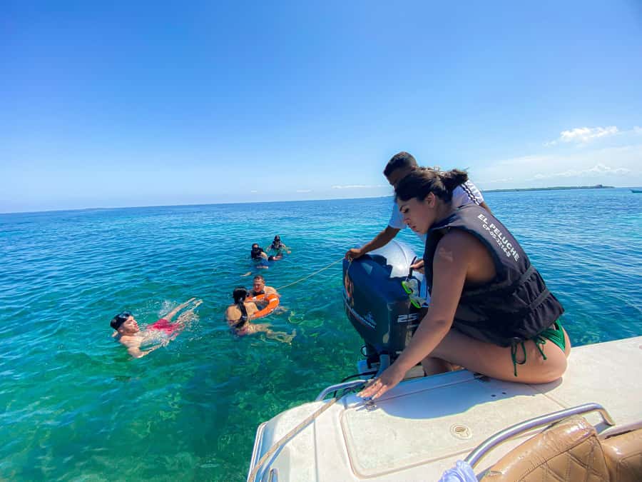 Cartagena: 5 Rosario Islands Tour with Snorkeling and Lunch - Bocachica and its fort history from the water