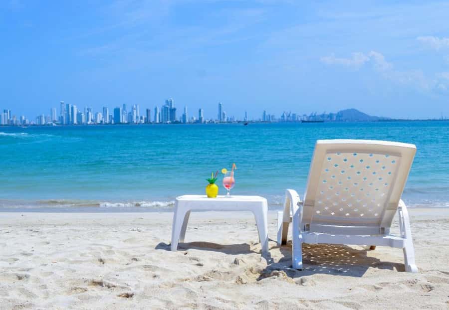 Cartagena: BEACH DAY ON TIERRA BOMBA ISLAND PUNTARENA - A five-minute boat ride from Cartagena
