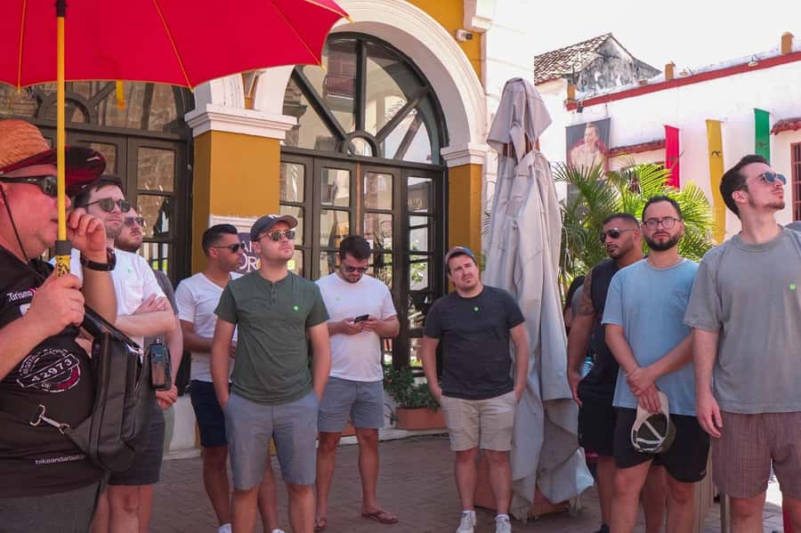 Cartagena: BILINGUAL CITY TOUR San Felipe Castle & Old city - Spending time at Castillo de San Felipe