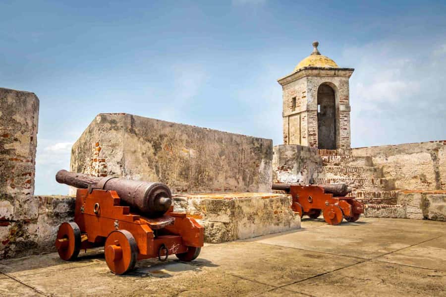 Cartagena: BILINGUAL CITYTOUR + SAN FELIPE CASTLE & Old city - What this Cartagena city tour is really designed to do