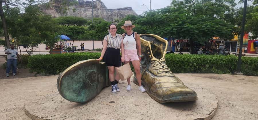 Cartagena: BILINGUAL CITYTOUR + SAN FELIPE CASTLE & Old city - Heat, walking, photos, and what to carry