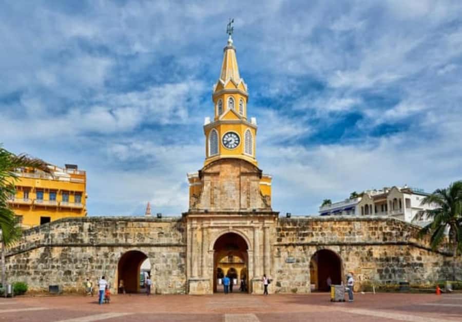 Cartagena: BILINGUAL CITYTOUR + SAN FELIPE CASTLE & Old city - Pickup from Centro, Bocagrande, Laguito, and Castillogrande