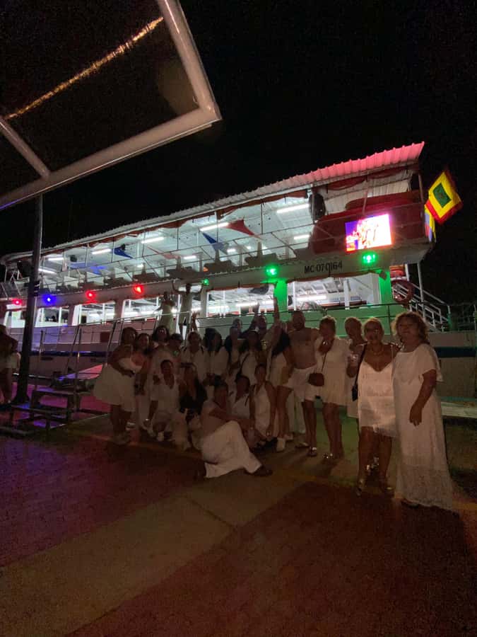 Cartagena: Buffet & party night,cocktails sailing in the bay - Who will enjoy this most?