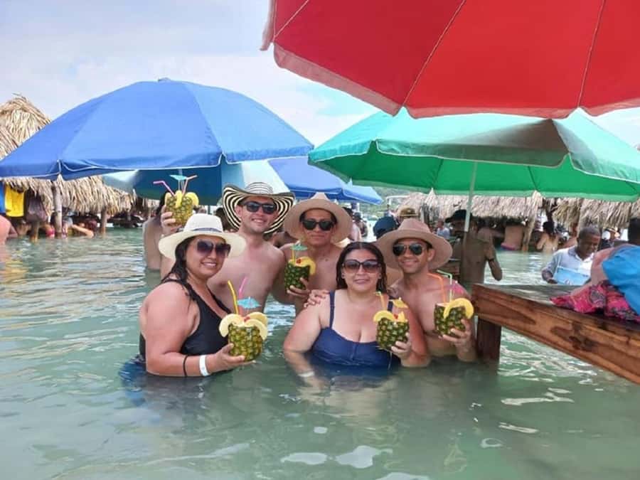 Cartagena: CHOLON & BARU with lunch - Is $83 a fair price?