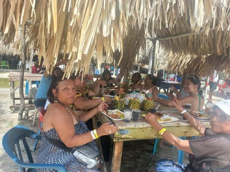 Cartagena: CHOLON & BARU with lunch - The early pickup from Cartagena