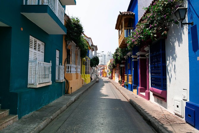 Cartagena City Tour & Convento de la Popa (AM) - The Old Shoes monument and a quick photo stop