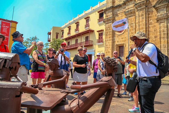 Cartagena: City Tour Hop On Hop Off - Bus Turistico de 2 pisos - Muelle de la Bodeguita and the waterfront beginning
