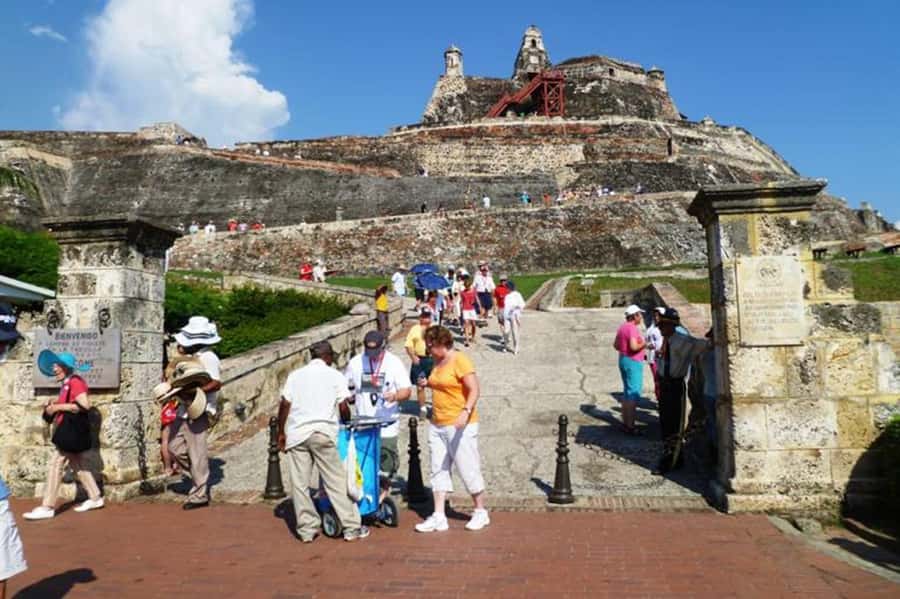 Cartagena: CITY TOUR OVERVIEW of the city Boots castle chiva - Bocagrande, Laguito, and Castillo Grande by chiva