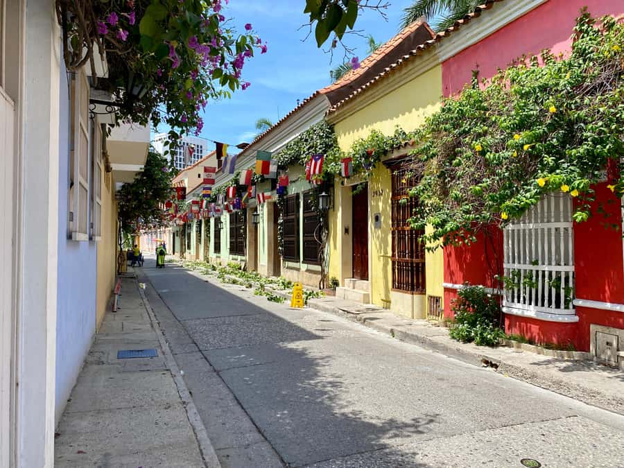 Cartagena City Tour with San Felipe Castle & Old Town Walk - Why San Felipe Castle is the right place to start