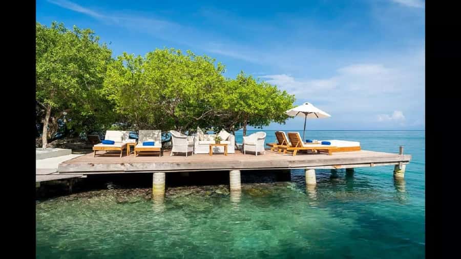 Cartagena: Coralina Island Day Trip with Lunch - A three-course lunch with a choice of main dish