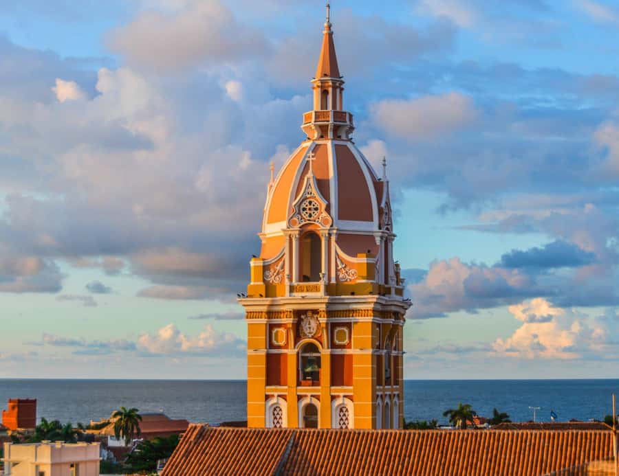 Cartagena: Explore with a city tour aboard a typical "chiva". - Meeting the chiva in Bocagrande