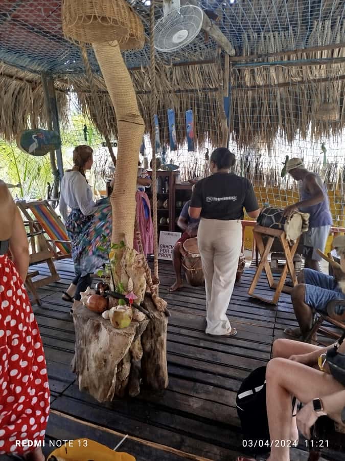Cartagena: FISHERMEN'S ISLAND IN THE MANGROVES by canoe - Reaching the La Boquilla meeting point