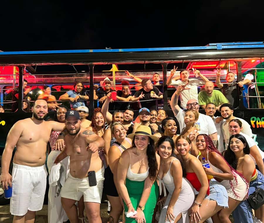 Cartagena: Funny PartyBus with dance floor and good music! - Key points before you book