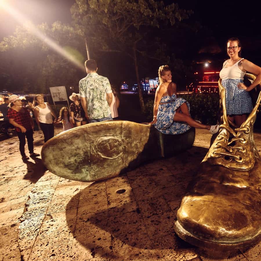 Cartagena: Funny PartyBus with dance floor and good music! - Las Botas Viejas: a practical photo stop