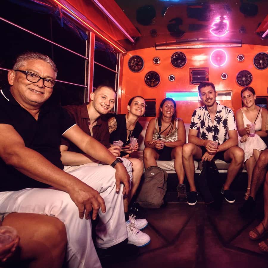 Cartagena: Funny PartyBus with dance floor and good music! - Letras de Cartagena and the classic group photograph