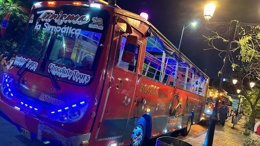 Cartagena: Funny PartyBus with dance floor and good music! - The return choice is more useful than it first sounds