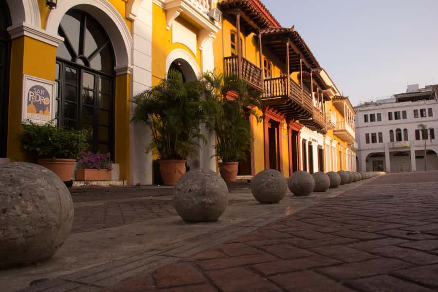 Cartagena Grand City Tour - Bocagrande and Manga: Cartagena’s changing face