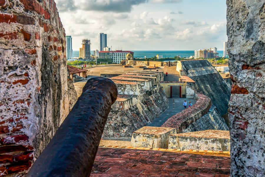Cartagena: Guided Tour, with La Popa Convent, and San Felipe - What the guide adds to the experience