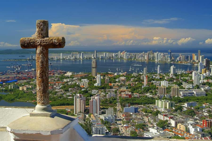 Cartagena: Guided Tour, with La Popa Convent, and San Felipe - Meeting the group and seeing Cartagena by vehicle