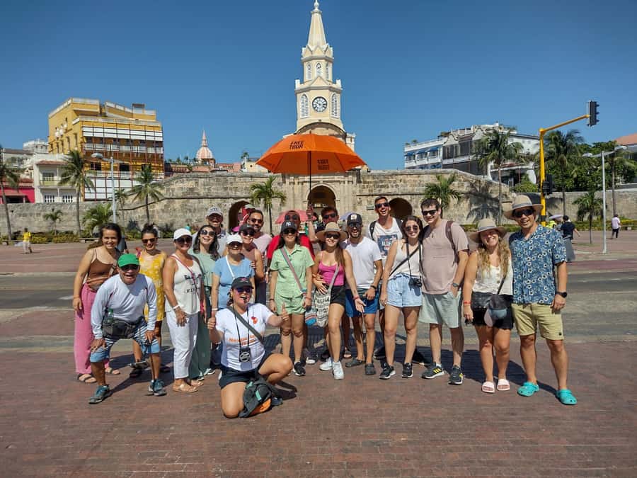 Cartagena: Historic Center and Getsemaní Shared Walking Tour - Portal de los Dulces and Plaza de la Aduana