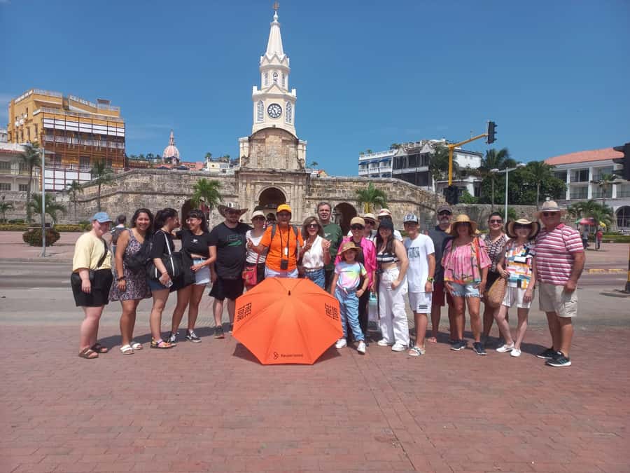 Cartagena: Historic Center and Getsemaní Shared Walking Tour - Bastions, pirates, and the military walls