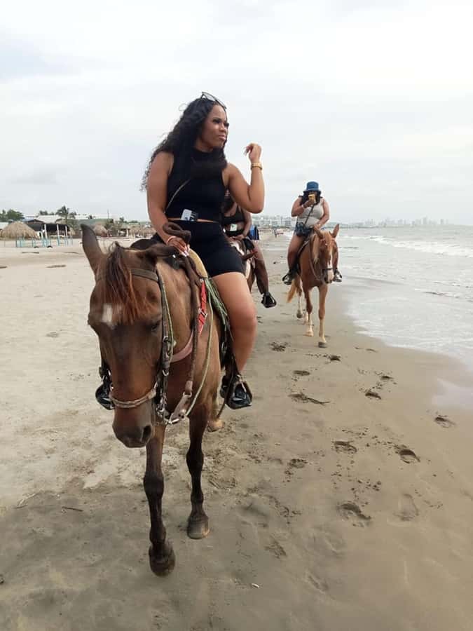 Cartagena: Horse Riding on the Beach with Photos and Lunch - Getting there and getting back