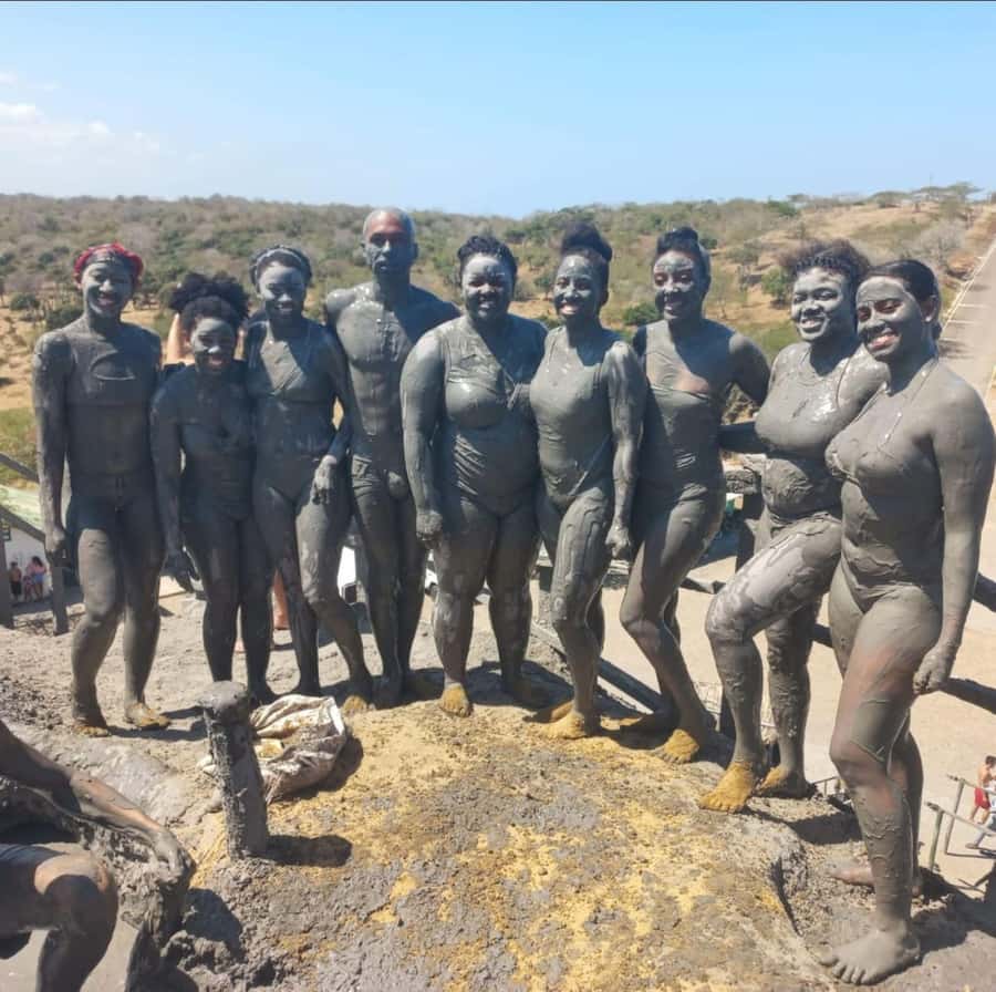 Cartagena: Mud Volcano Tour with Lunch, Pool, and Beach - Rinsing off without losing your patience