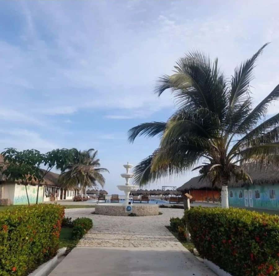 Cartagena: Mud Volcano Tour with Lunch, Pool, and Beach - The ride from Cartagena to Totumo