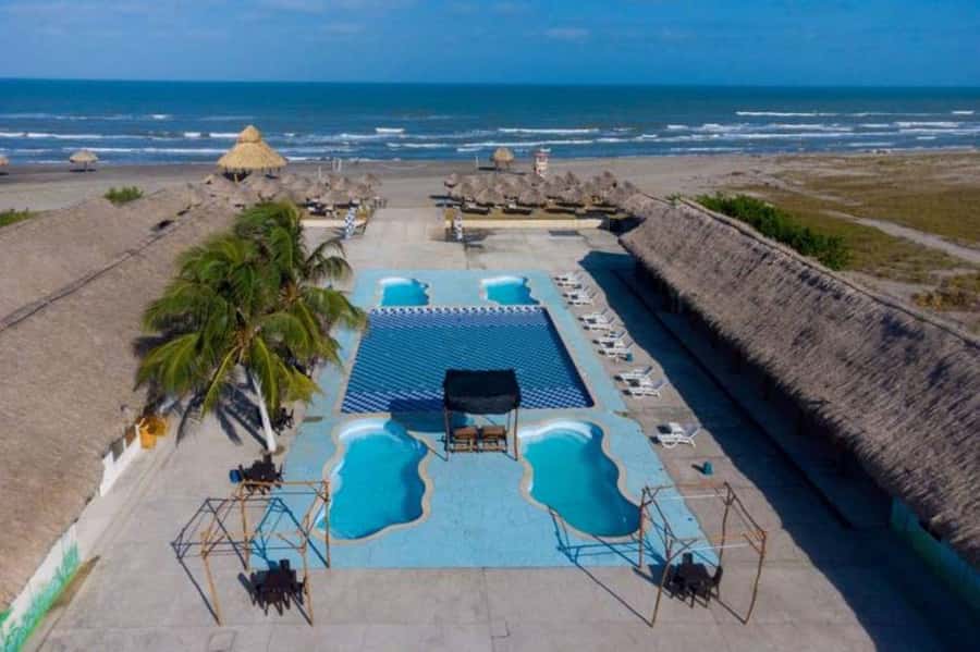 Cartagena: Mud Volcano Tour with Lunch, Pool, and Beach - Is $50 good value for a Cartagena day?