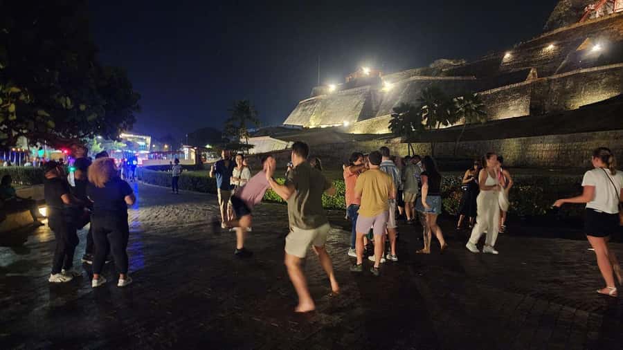 Cartagena: Night party in authentic Colombian chiva with entertainer - Music, dancing, and the live entertainer