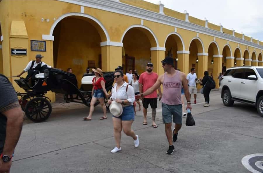 Cartagena: Panoramic City Tour, Monuments, Walls, Castle - Starting in Bocagrande, Laguito, and Castillogrande