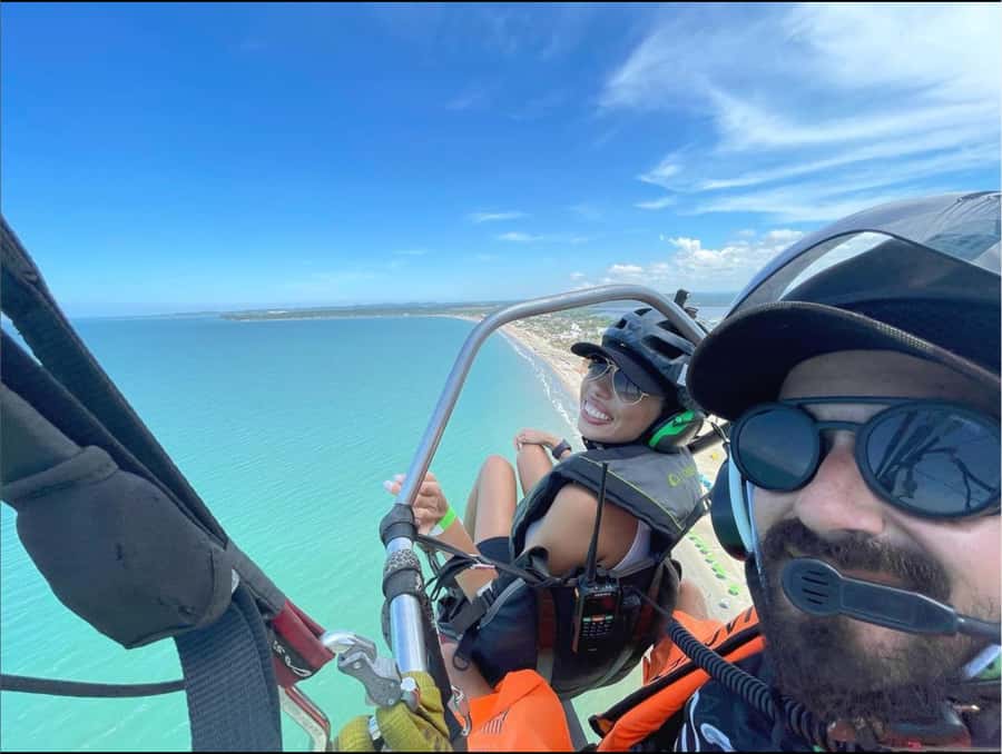 Cartagena: Paratriking Flight from the Beach - The safety briefing and preparation