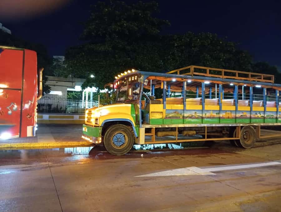 Cartagena: Party on a typical bus crossing the city - Key points to know before booking
