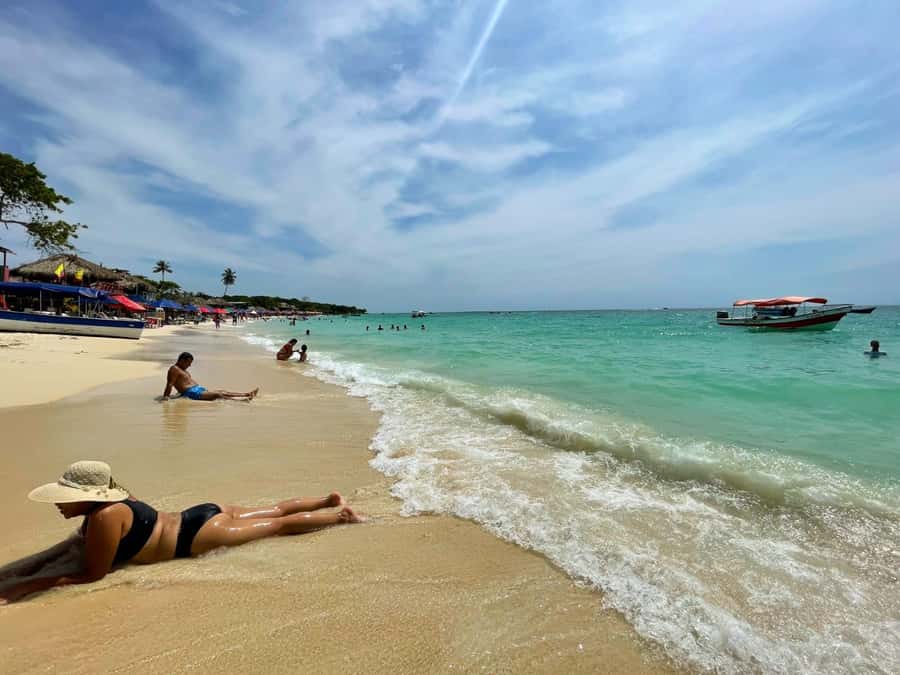 Cartagena: Playa Tranquila Day Trip with Lunch by boat - Playa Tranquila on Baru Island
