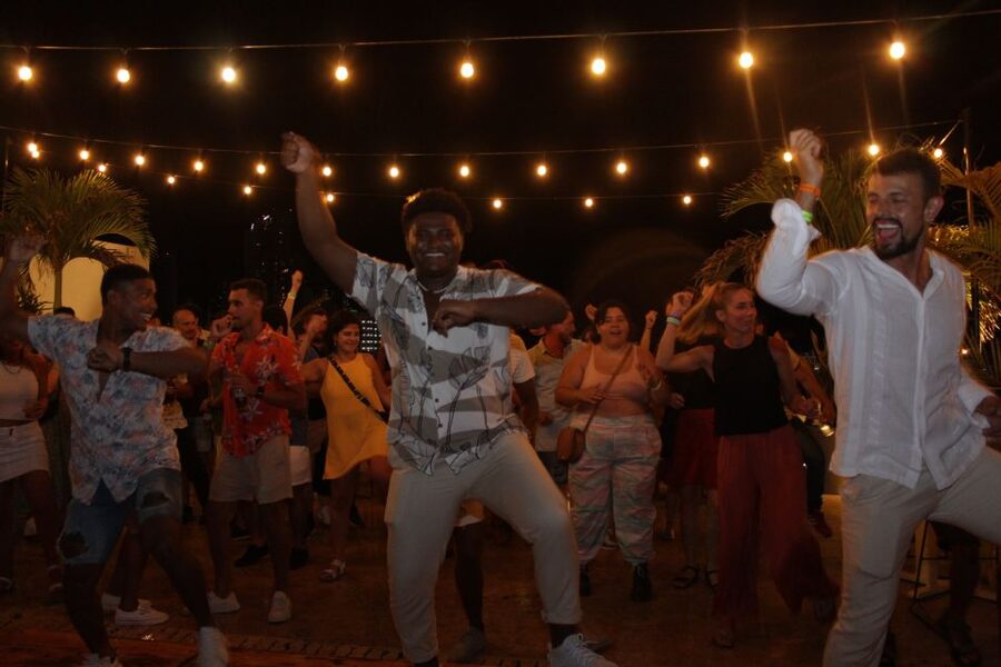 Cartagena: Pub Crawl with Dancing Lessons and Free Shots - Eivissa, Mirador, Taboo, and the changing route