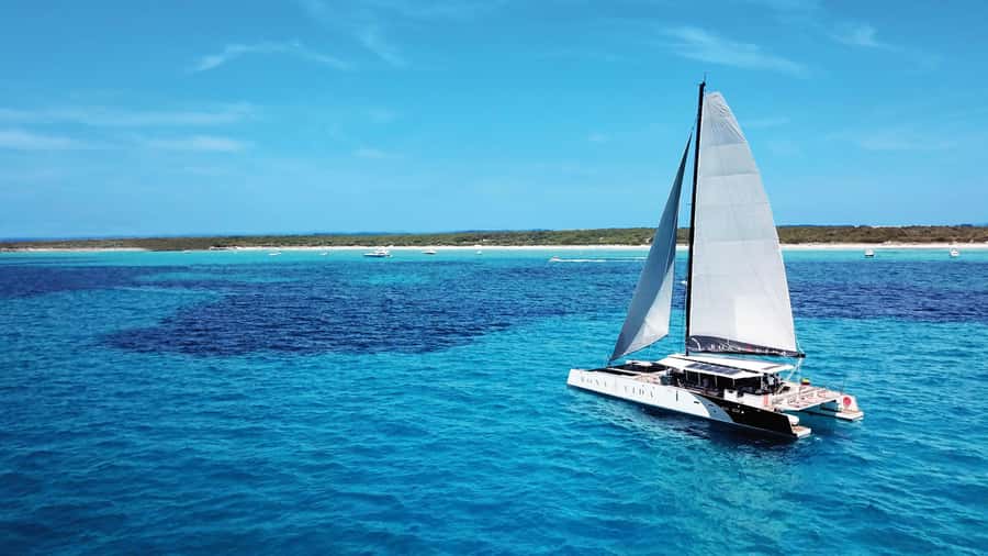 Cartagena: Rosario Islands Catamaran with Lunch and Snorkel - Leaving Cartagena from Bodeguita Dock