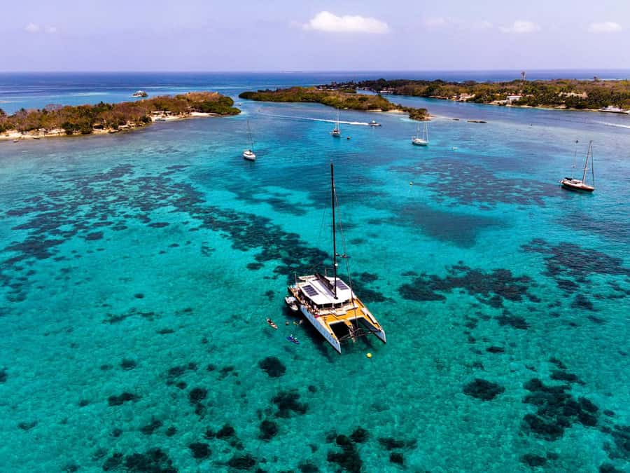 Cartagena: Rosario Islands Catamaran with Lunch and Snorkel - The crossing to the Rosario Islands
