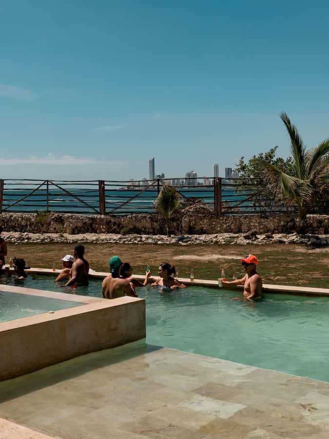 Cartagena: Rosario Islands Day Tour with Snorkel & Lunch - What the schedule feels like in practice
